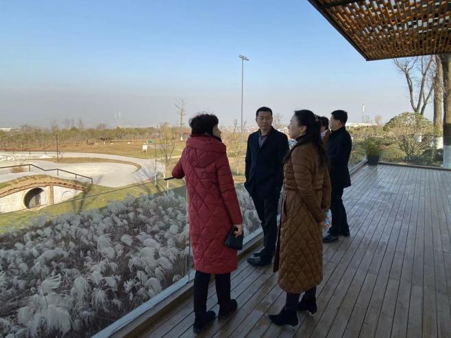 长安大学公共管理与法学院师生一行赴我司  “四季蓝城健康小镇”项目参观交流